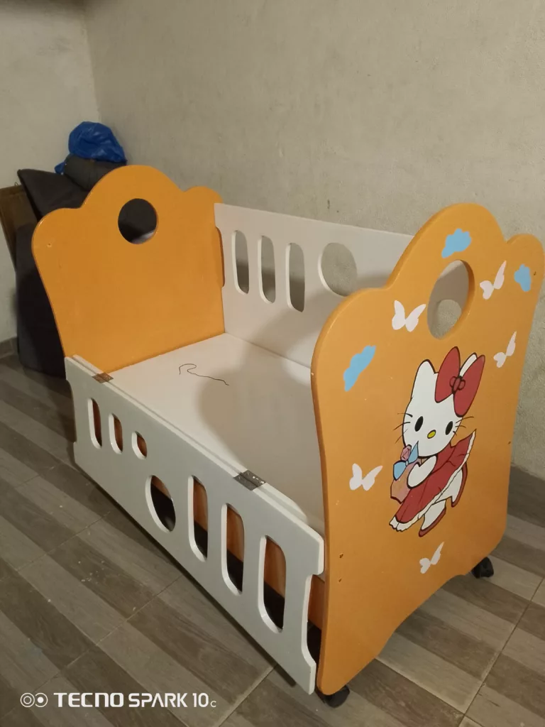 BERCEAUX -PLACARDS -COMMODES