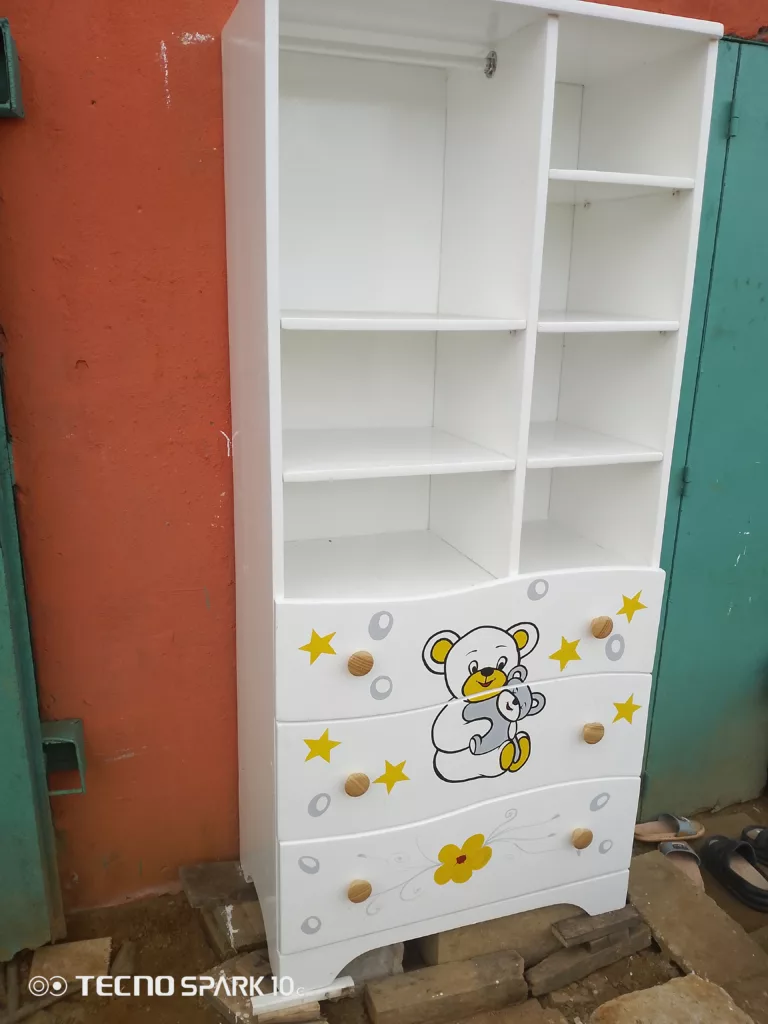 BERCEAUX -PLACARDS -COMMODES